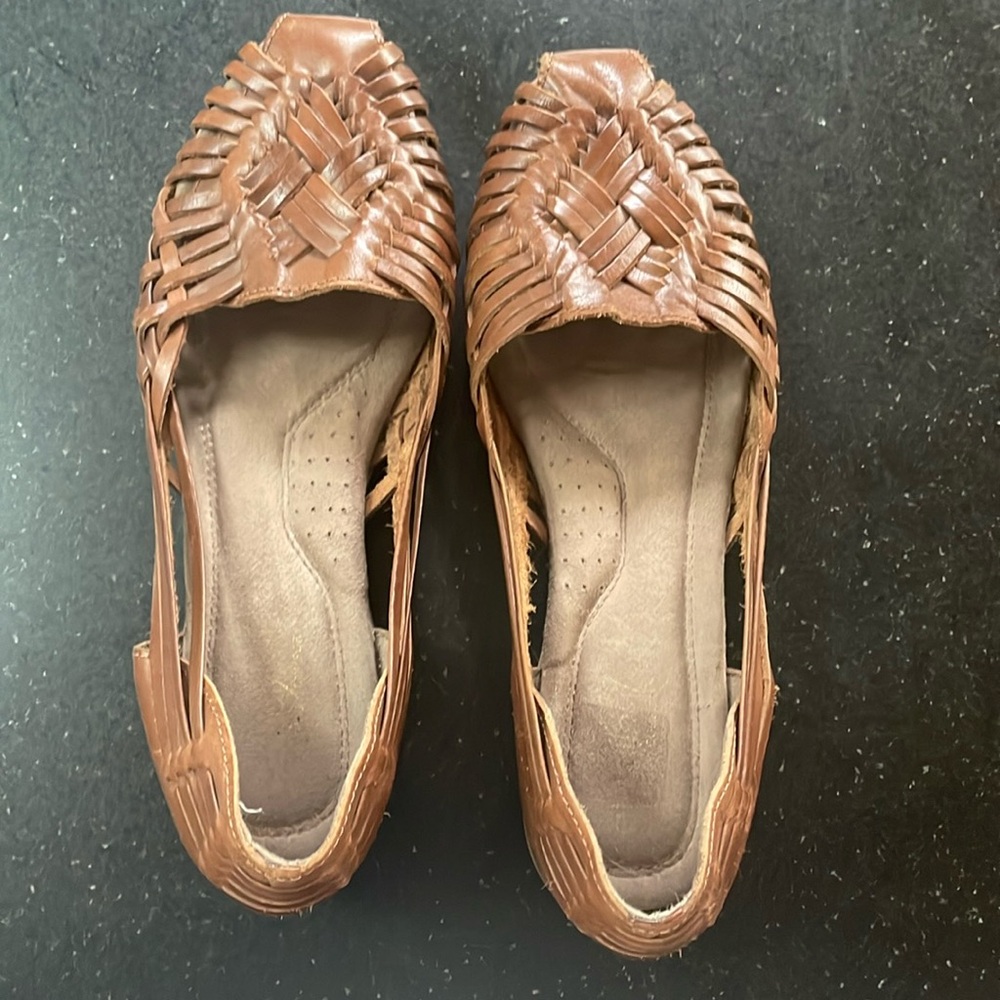 Hiracha sandals